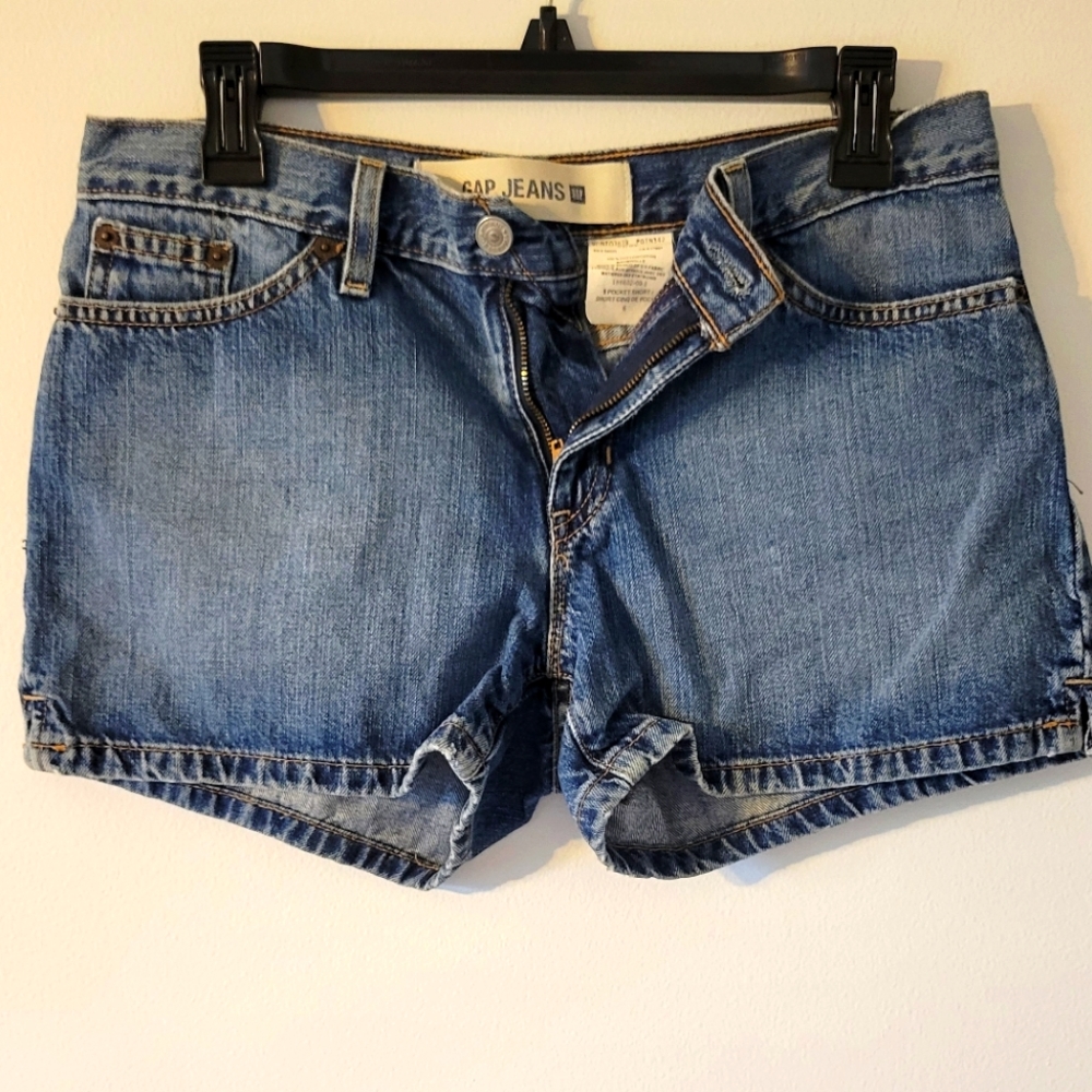 Gap jeans denim shorts. Size 6